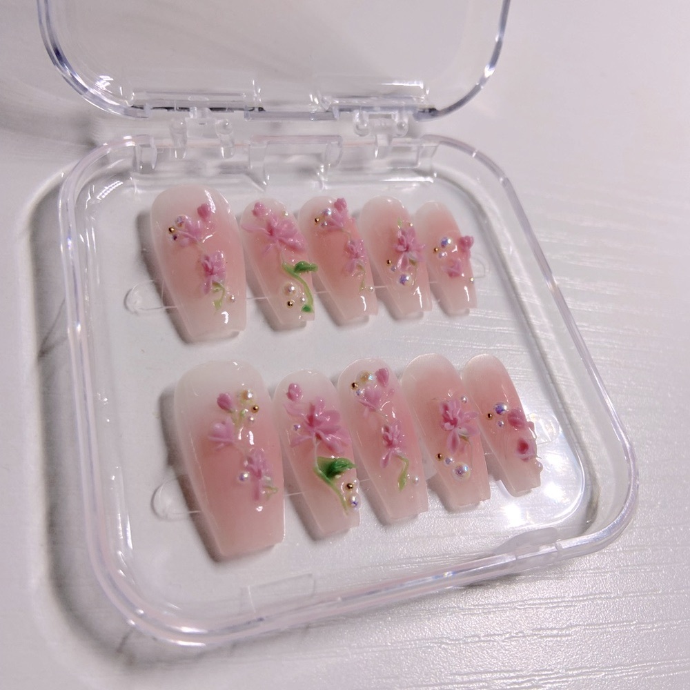 A130 PRESS ON NAILS